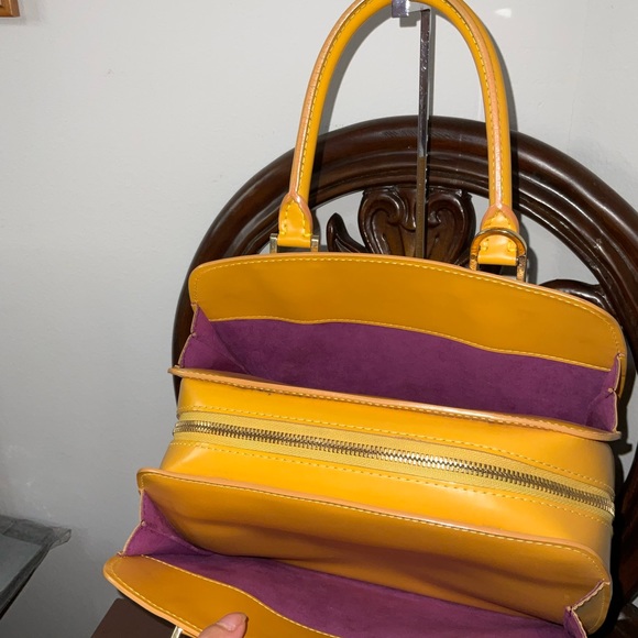 Louis Vuitton Triana Epi yellow - Picture 7 of 7